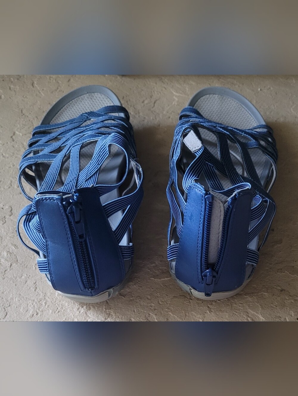 Size 10 M Baretraps Blue Sunya Laser Cut Zip Back Gladiator Comfort Women Sandal - Picture 3 of 7